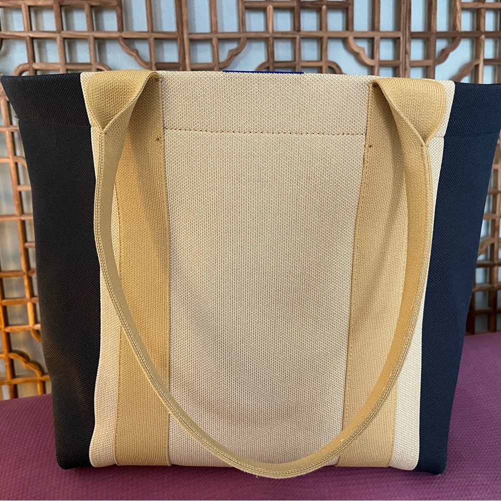 Rothy’s The Essential Tote: Ink and Ivory